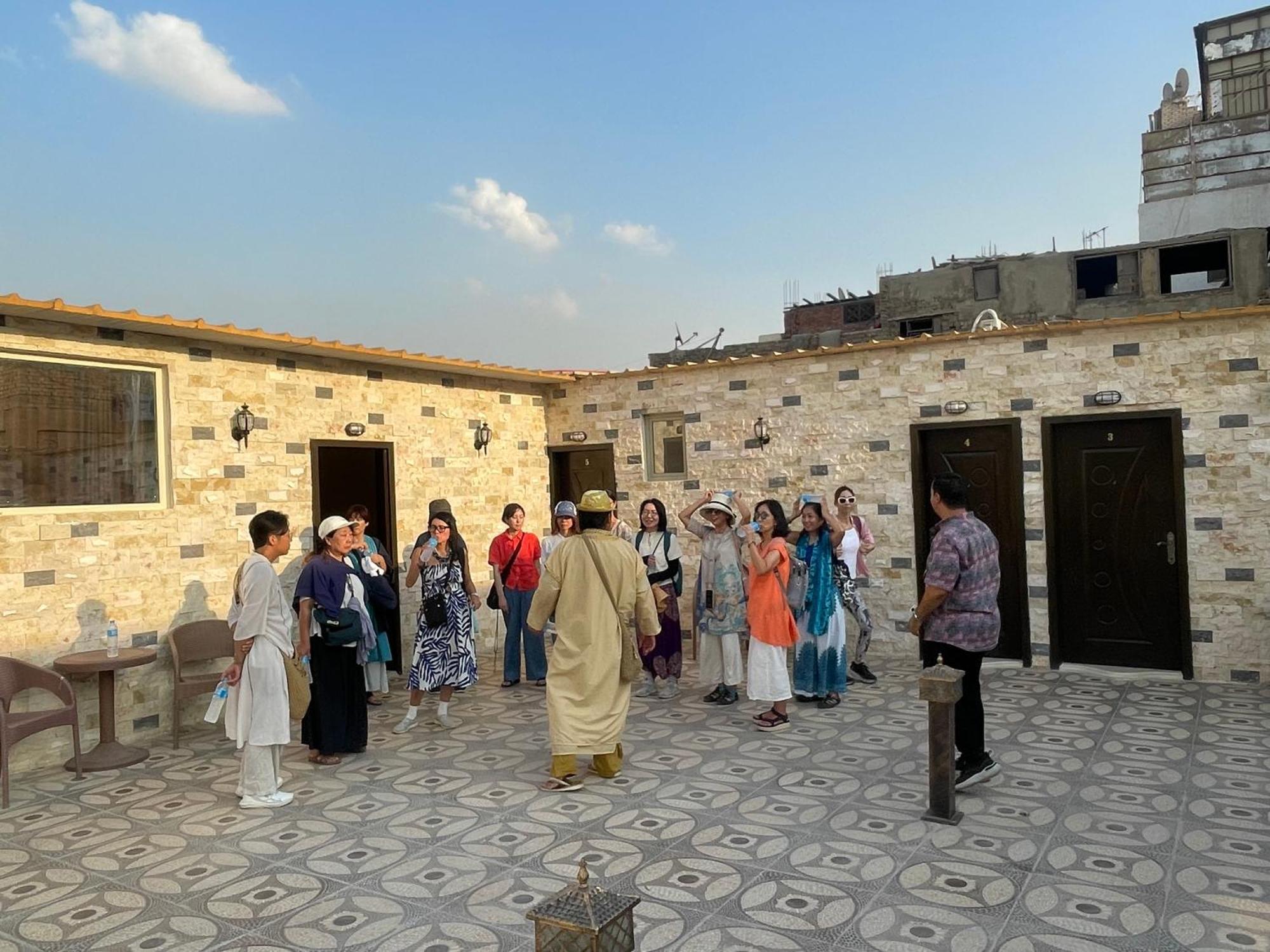 Sphinx Palace Pyramids View Inn Kafrat al Jabal Exterior photo